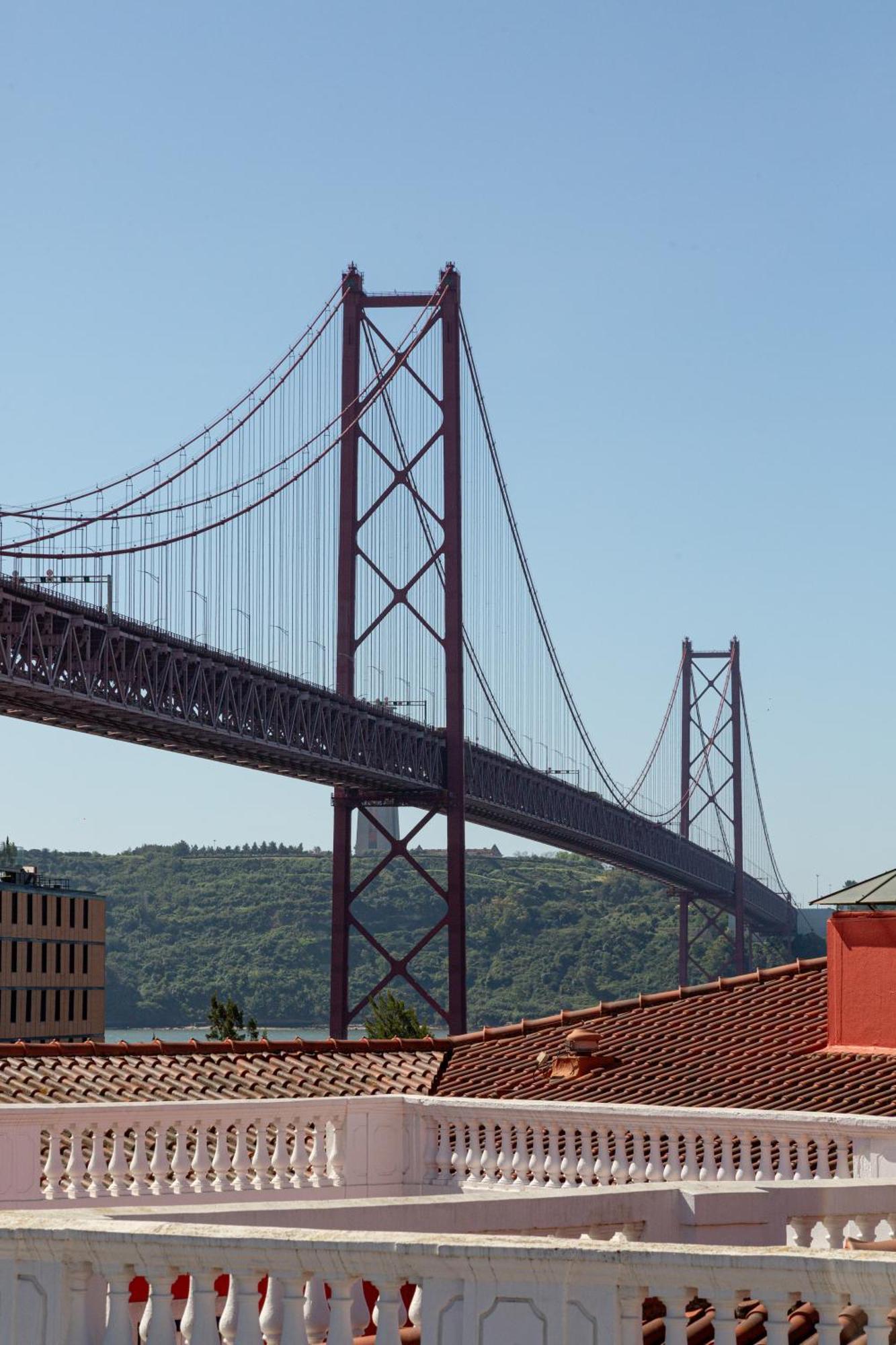 Calcada De Santo Amaro * Lisboa